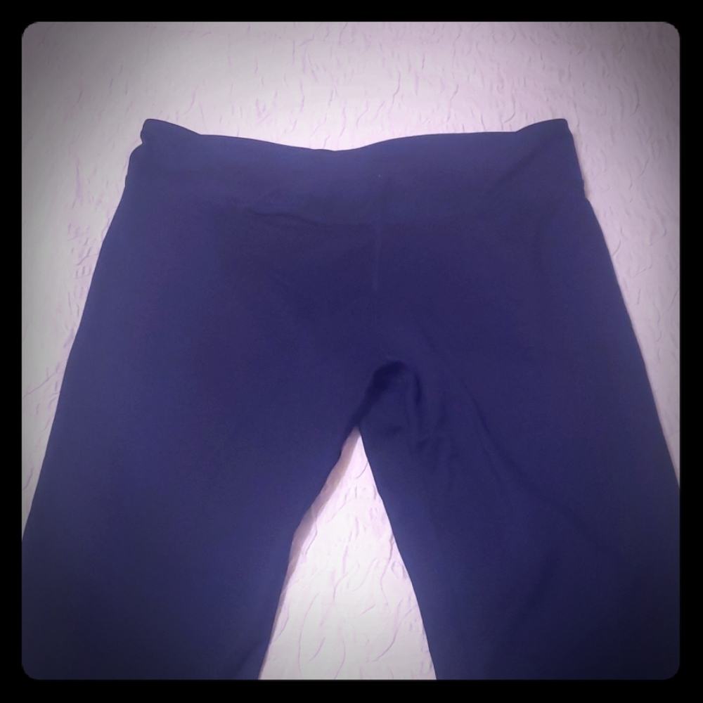 Navy blue fabletics leggings